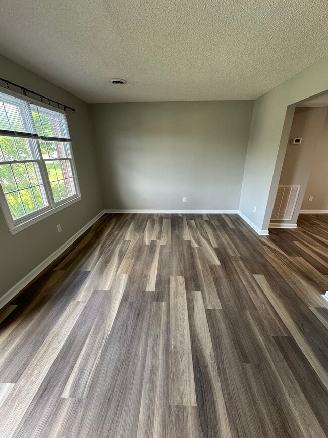 Building Photo - 2237 Forest Acres Dr