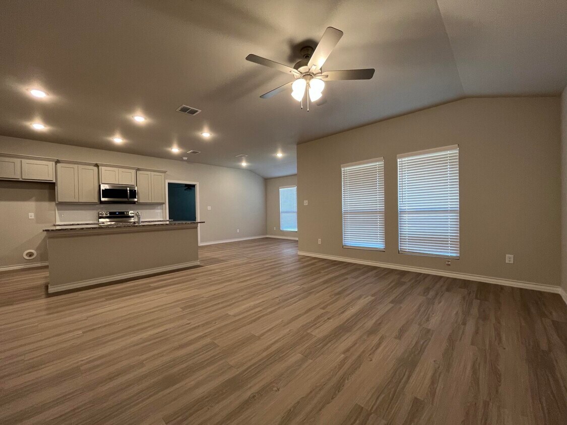 Foto principal - 7210 25th St