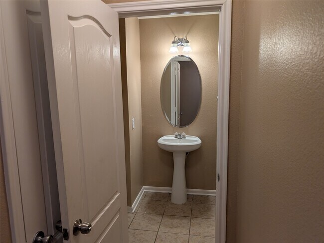 Building Photo - 18920 Sunrise Rnch Ct