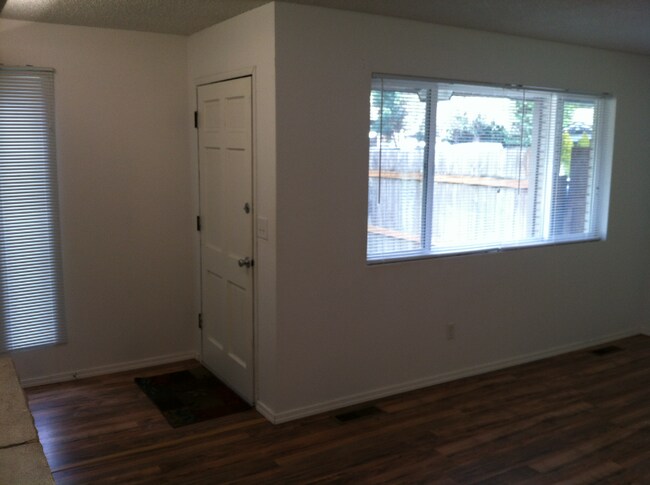 Foto del edificio - 917 142nd Ave SE