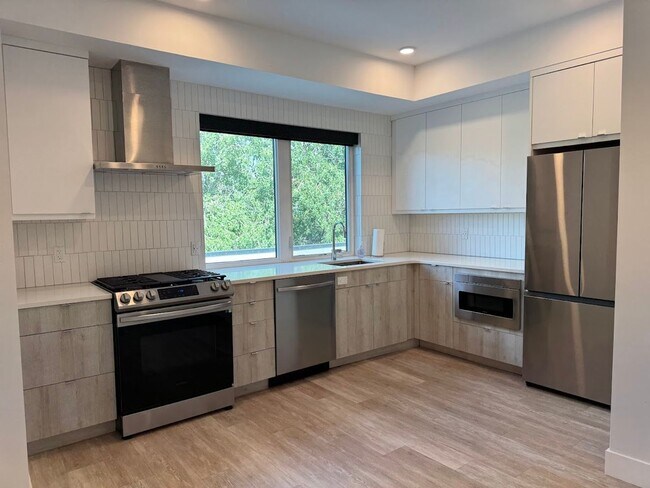 Building Photo - Modern 1BD 1 BA Condo in Boulder - Availab...