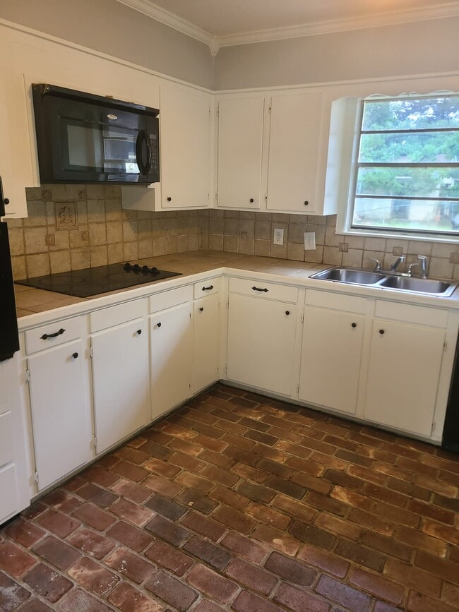 Foto del edificio - 3218 Seminole Dr