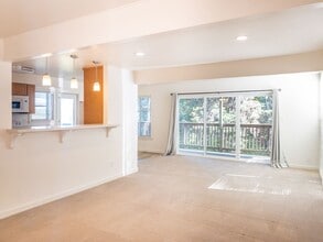 Building Photo - 98 Rodeo Ave