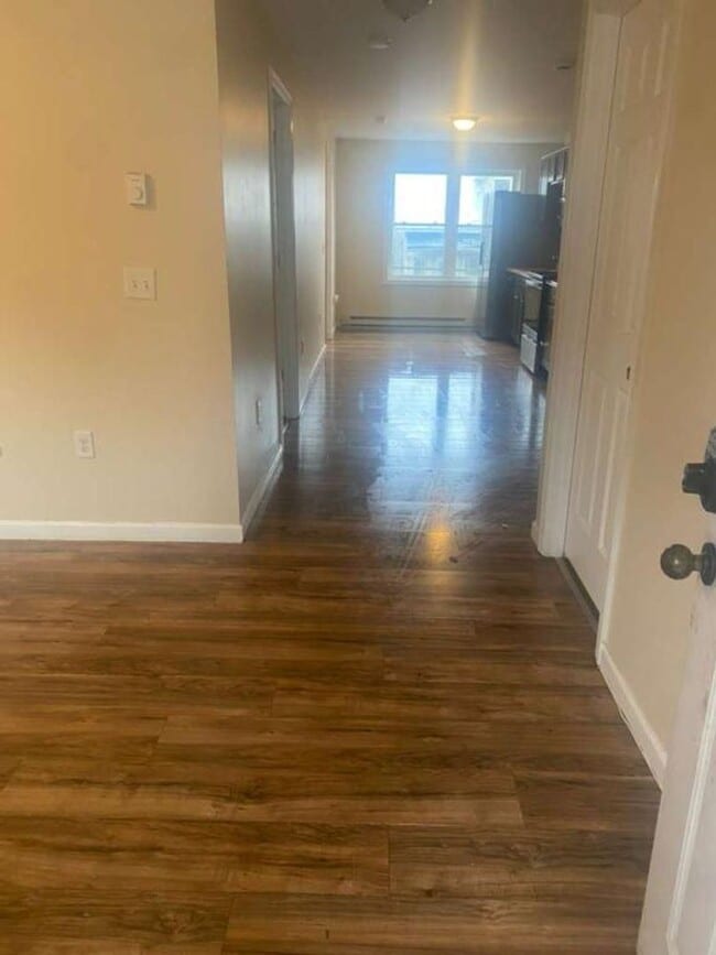 Building Photo - 32 North St