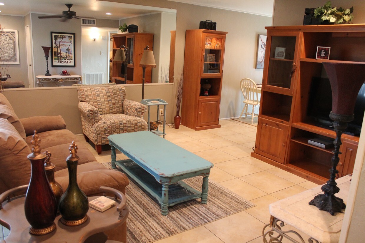 Foto principal - 1961 Park Terrace Pl