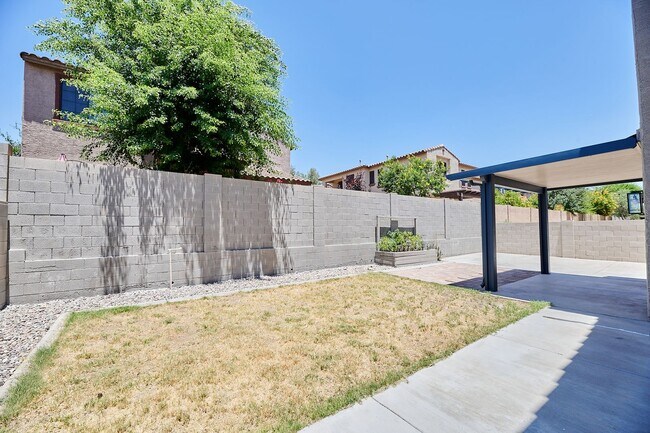 Foto del edificio - 2340 W Dusty Wren Dr