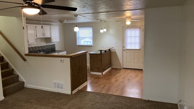 Foto del edificio - 105 Woodard Dr