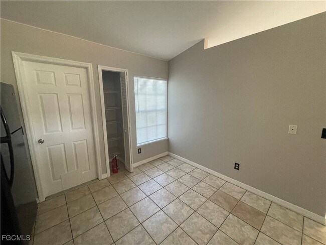 Foto del edificio - 1409 SW 11th Pl