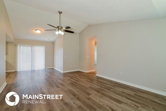 Building Photo - 956 Sunshine Way SW