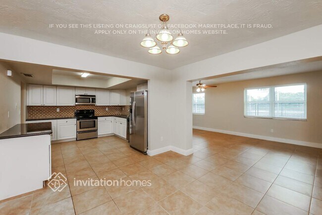 Foto del edificio - 10320 NW 18th Pl