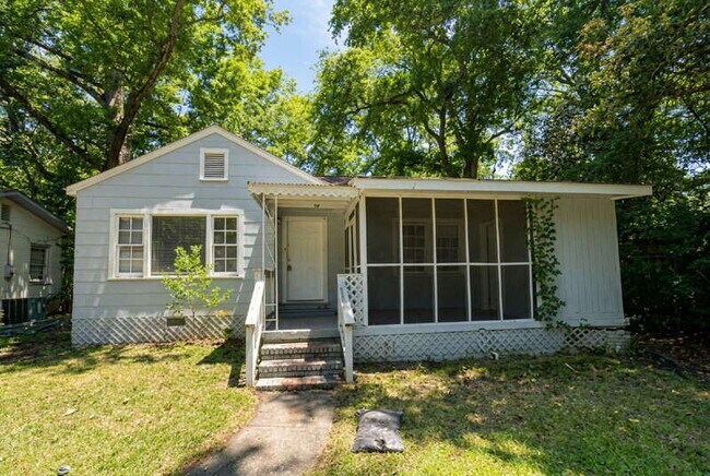 Foto del edificio - 4265 Mayfield Dr