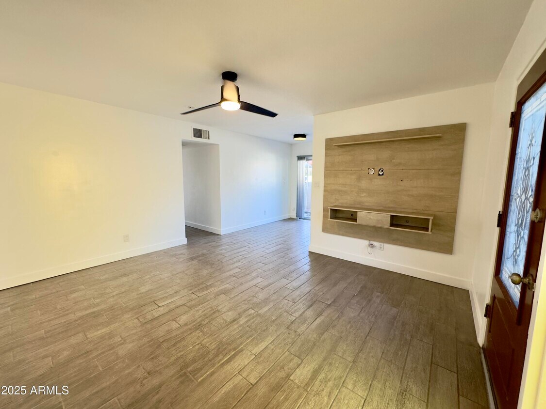 Foto principal - 1021 W Mission Ln