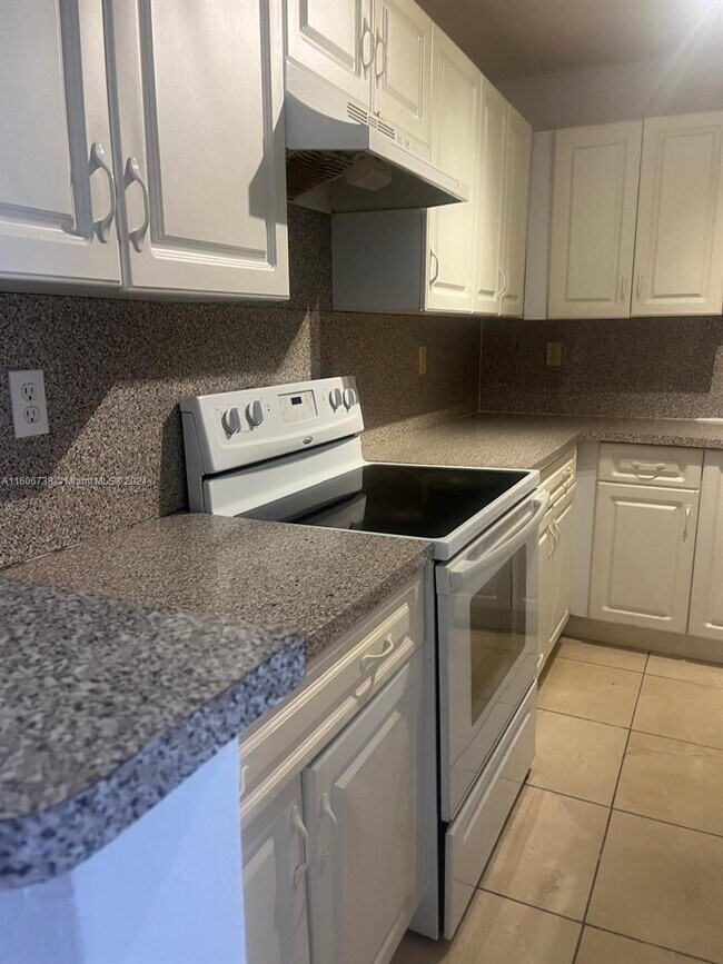 Building Photo - 1 bedroom in Miami FL 33161