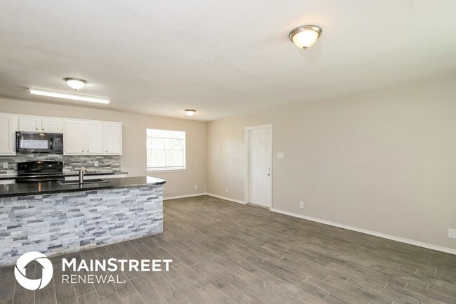 Foto del edificio - 223 Brook Cir