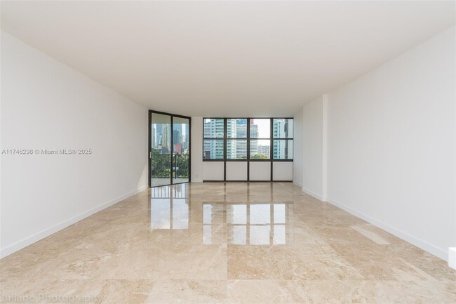 Building Photo - 1901 Brickell Ave