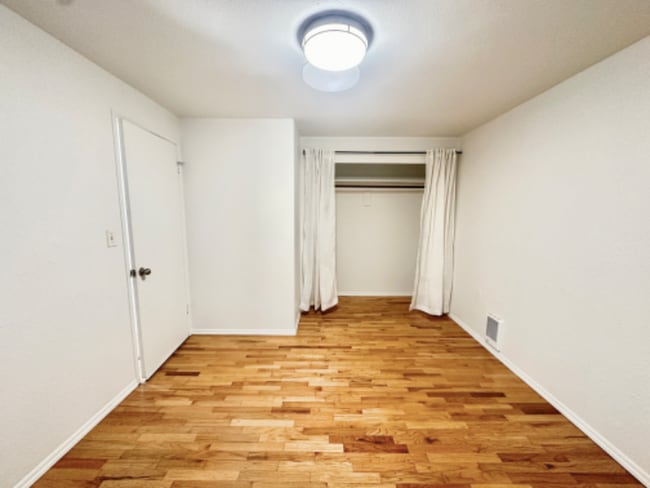 Photo - 5101 Ravenna Ave NE Apartment