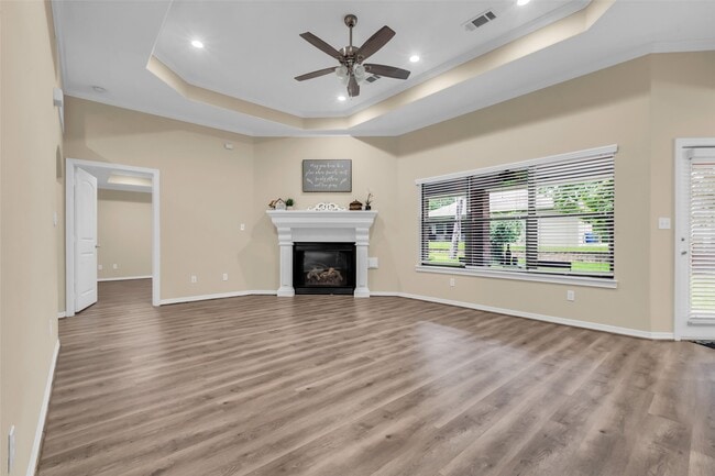 Building Photo - 1841 Rollingwood Dr