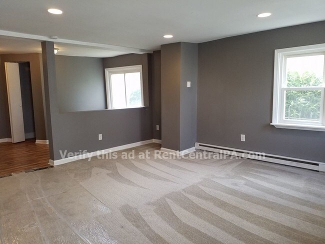 Building Photo - 44 S Hull St