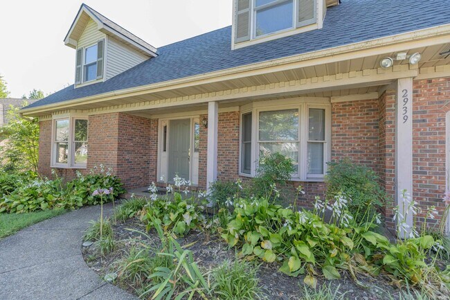 Foto del edificio - 2939 Woodside Ct