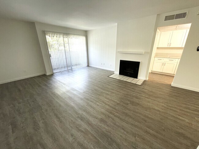 Foto del edificio - 3445 Mentone Ave