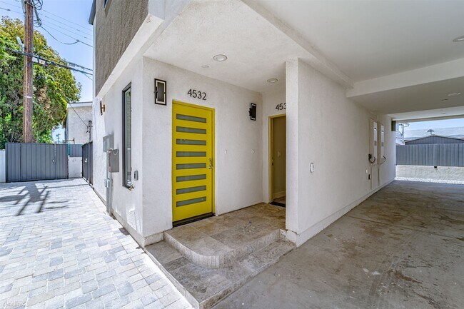 Foto del edificio - 4 br, 4 bath Triplex - 4532 Saint Charles ...