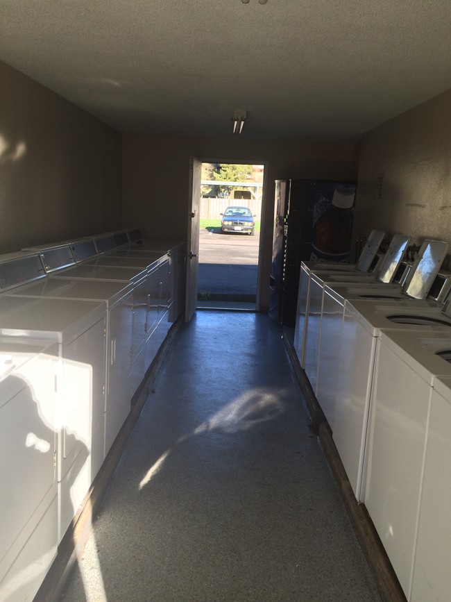 Building Photo - Brookwood Apartments