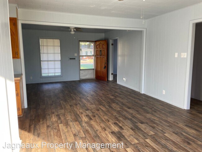 Building Photo - 3 br, 1.5 bath House - 308 Mathilda Dr