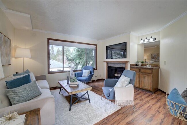 Foto del edificio - 11401 Roosevelt Way NE