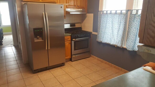 kitchen - 42 Union Ave