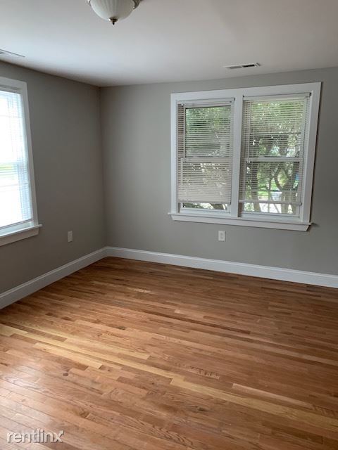 Building Photo - 3 br, 1 bath House - 51 Benton St