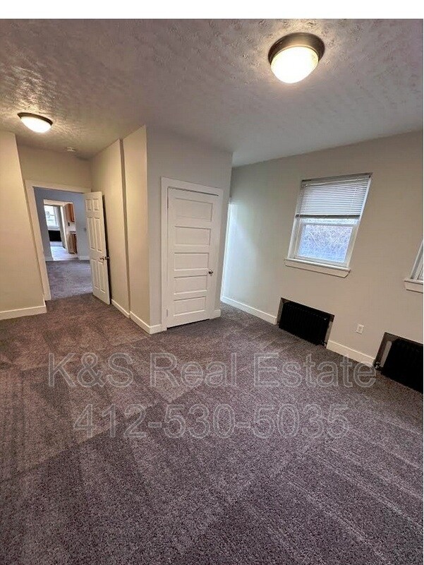 Foto del edificio - 445-445 Library St