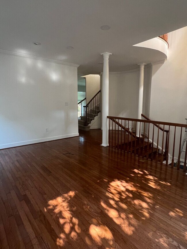 Foto del edificio - 3025 Windy Knoll Ct