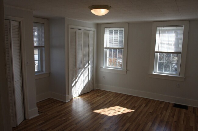 Foto del edificio - 94 Portland Ave
