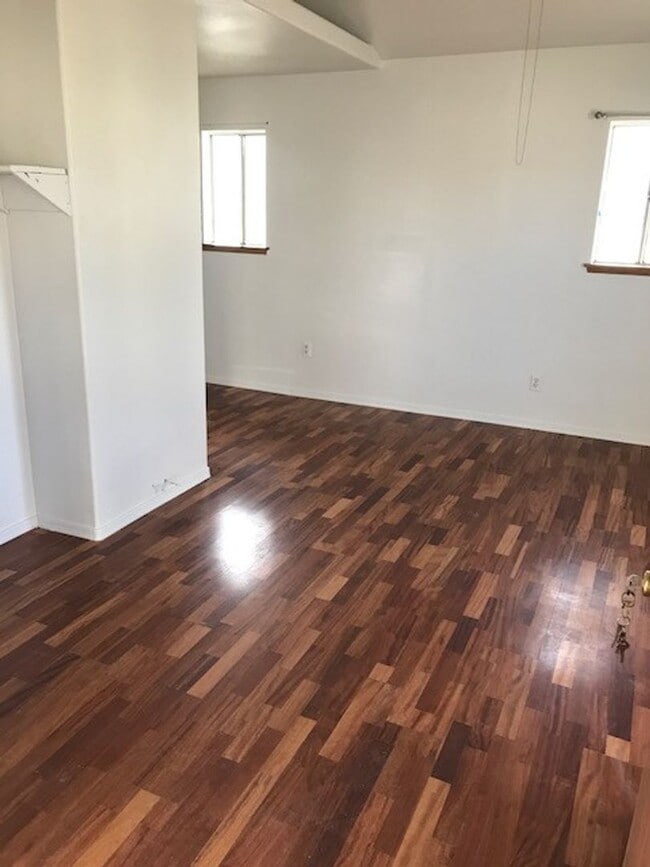 Building Photo - 11095 E Meadow Dr