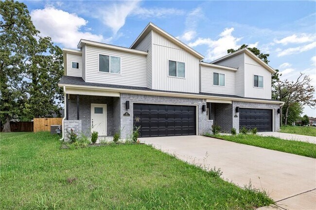 Building Photo - 652 Sun Meadows Loop