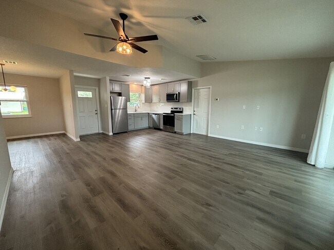 Foto del edificio - 3411 Swanee Rd