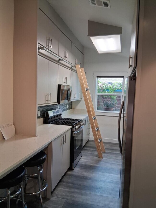 Foto del edificio - 8904 Linton Dr