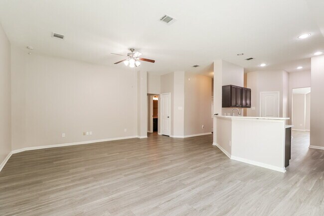 Foto del edificio - 603 Lake View Dr