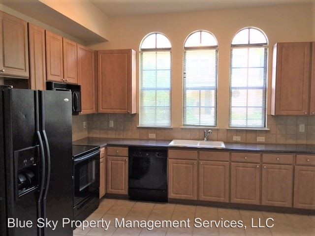 Building Photo - 515 Mirasol Cir