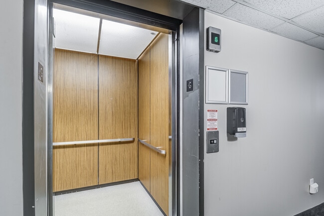 Building Photo - Queens Park Residences