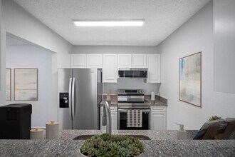 Building Photo - Tampa Woods