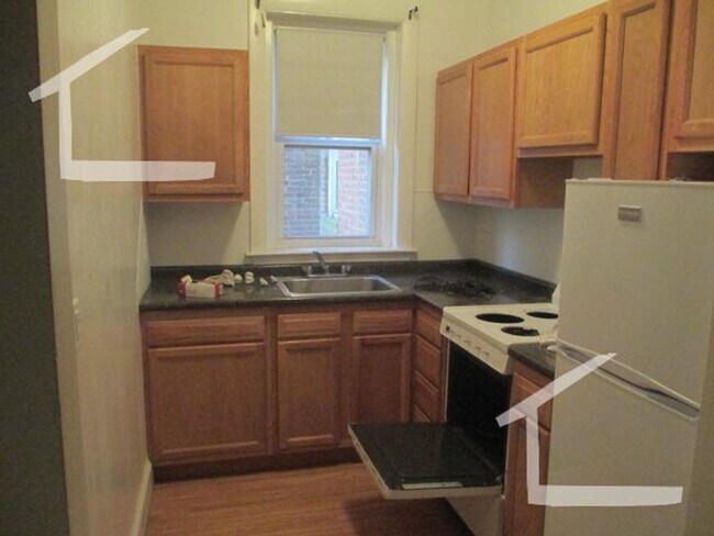 Building Photo - Ho Brokers Fee, No Security Deposit, Heat ...