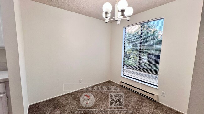 Foto del edificio - Large 1 bedroom with courtyard view includ...