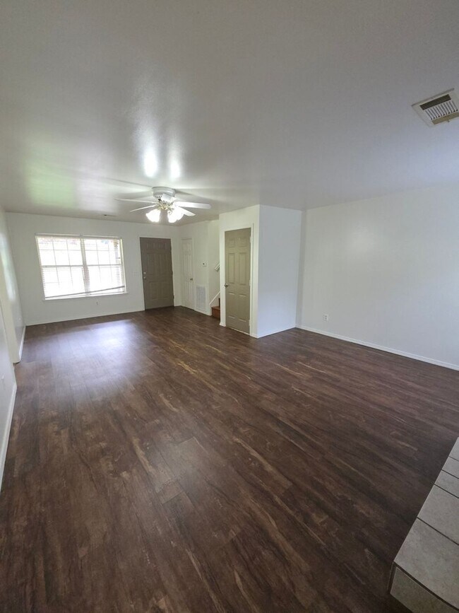 Building Photo - 611 Preston Dr