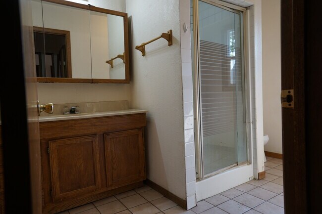 Bath room - 608 Whitman St