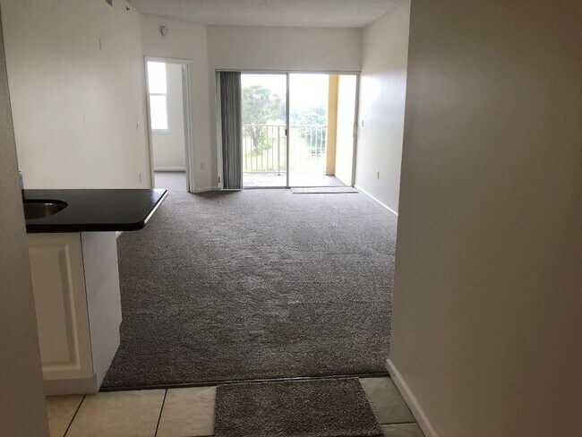 Building Photo - 2100 Greenview Shores Blvd