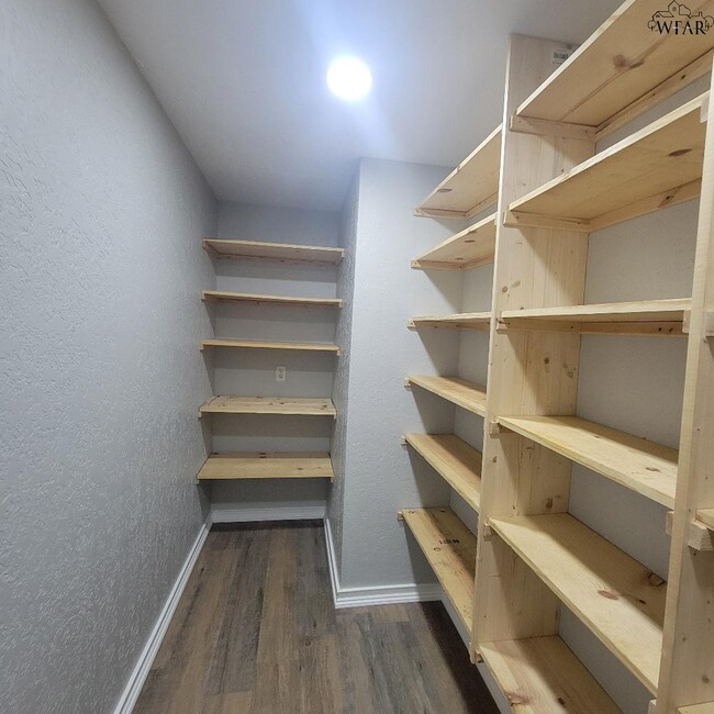 Building Photo - 4444 Phillips Dr