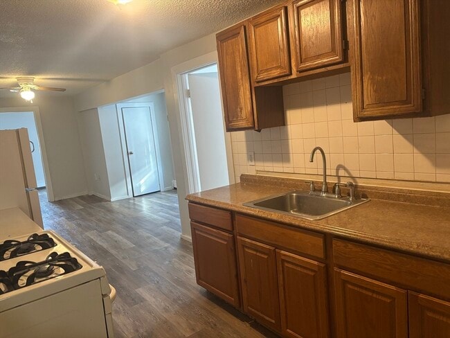 Foto del edificio - 108 S Common St