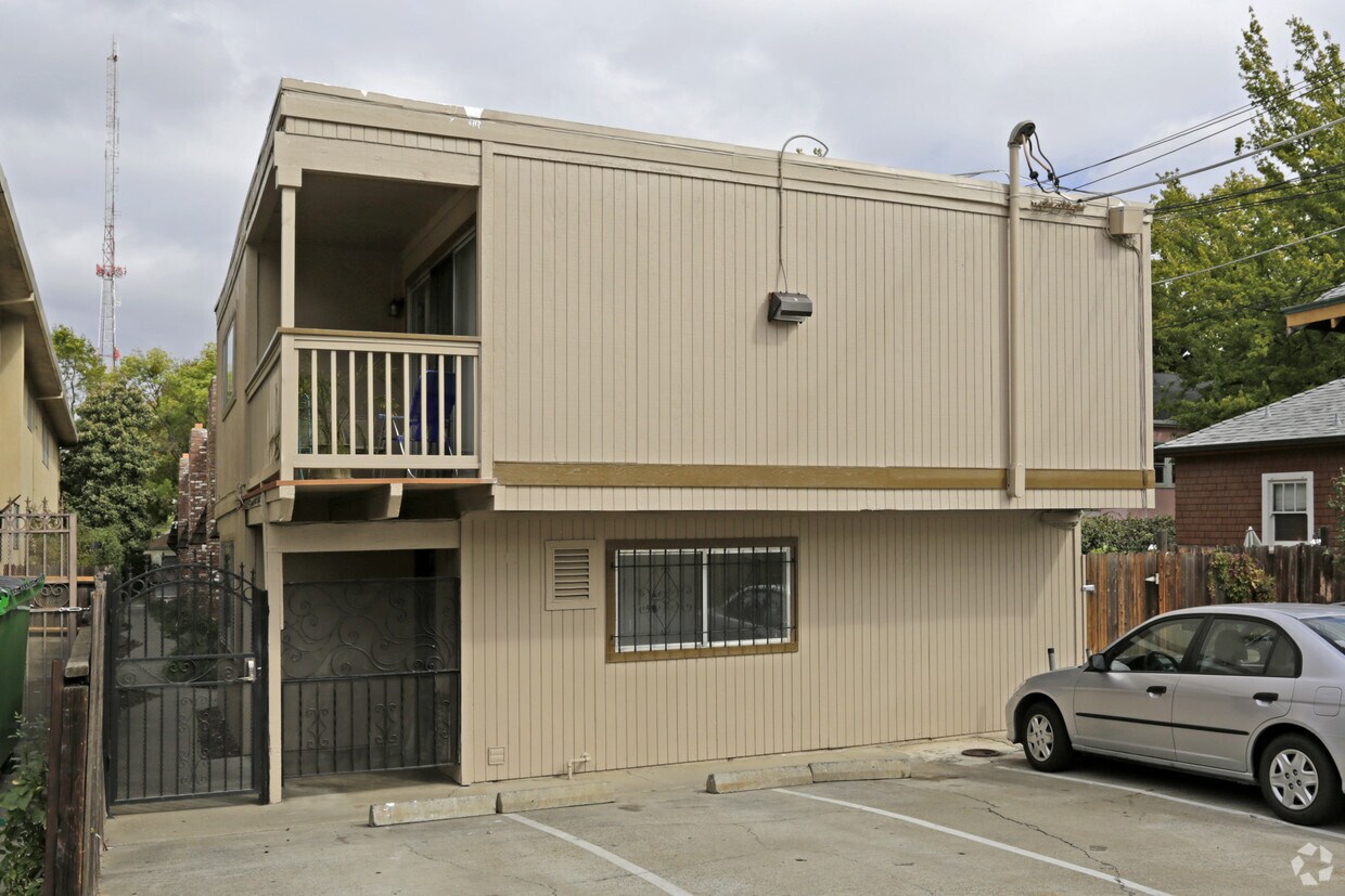Foto del edificio - Lions Gate Town Homes