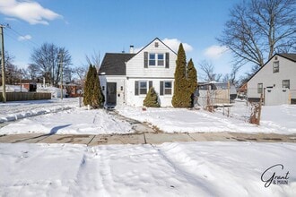 Building Photo - 9710 Courville St